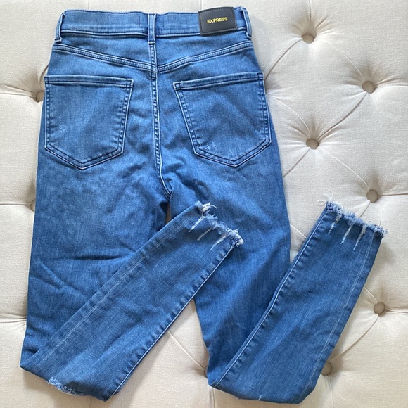 Express Skinny High Rise Jeans ✨ - Picture 3 of 3